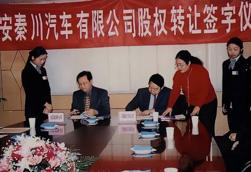 提前布局20年，换道超车变赛道领跑，王传福怎么做到的？