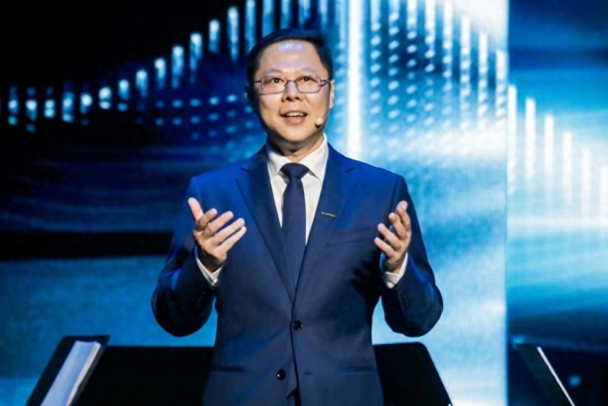 从星途星纪元ES，看汽车、音乐与心智战争