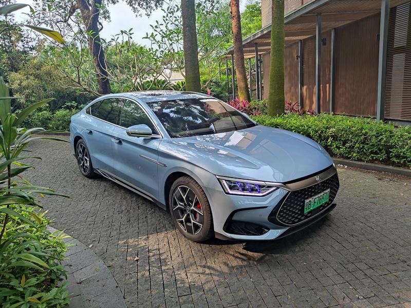 实测汉DM-i冠军版，亏电油耗仅4.3L，还买合资B级轿车？