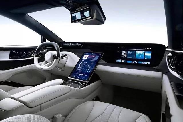 贾老板造车梦还未终结，FF91车内有11块屏幕，敢卖140万