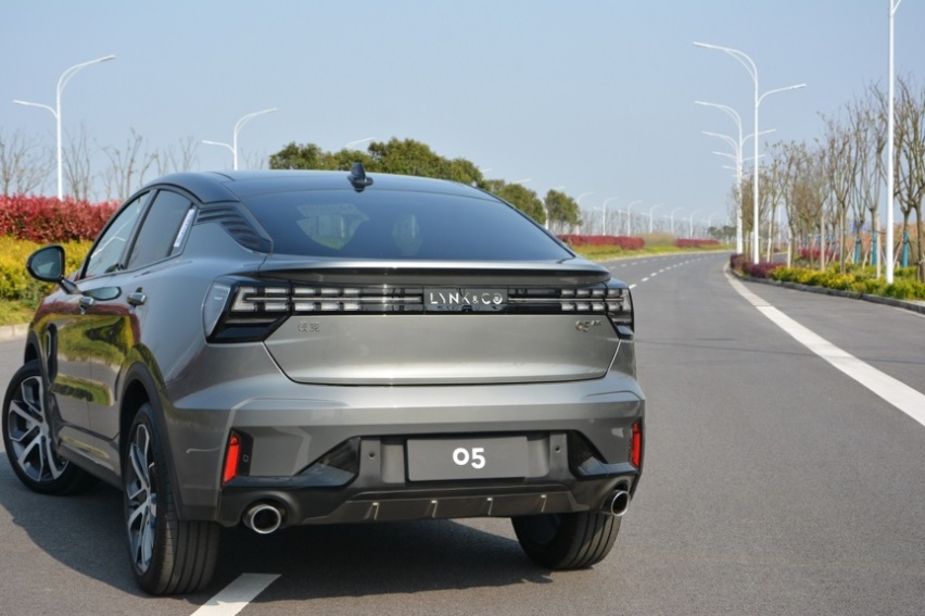 03+同款动力、惊艳溜背造型！领克05为何试过都说好？