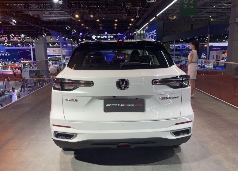 第二代长安CS55 PLUS预售10.69万起，能正面刚得动哈弗H6吗