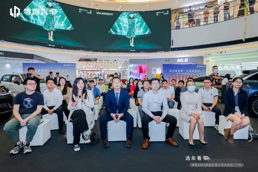 绽放纯电+增程双动力之美，我们看看零跑15-20万的选车标准