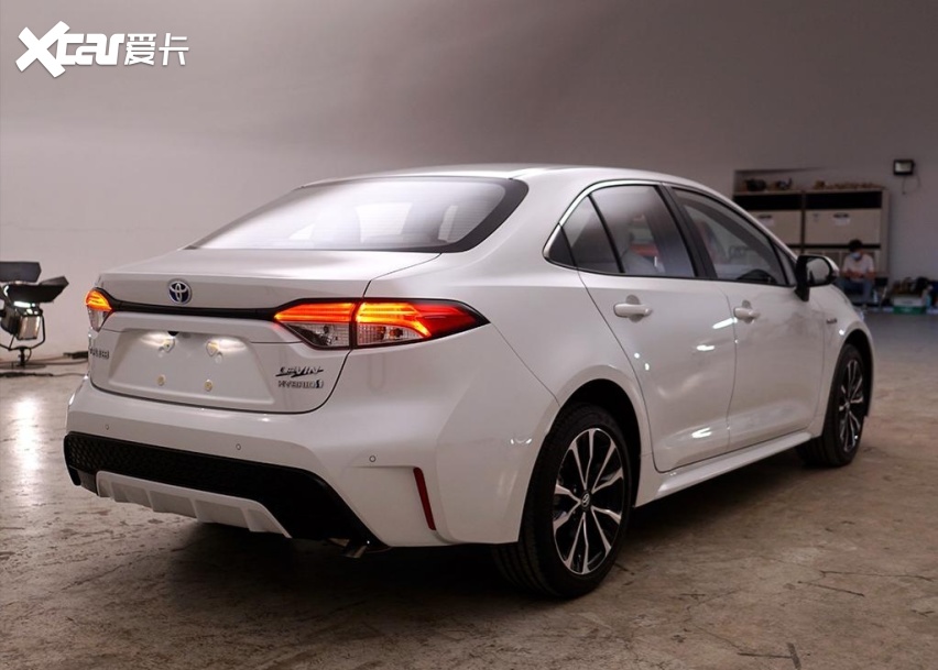 丰田雷凌以价换量，搭载1.2T和1.8L，不用老盯着高尔夫