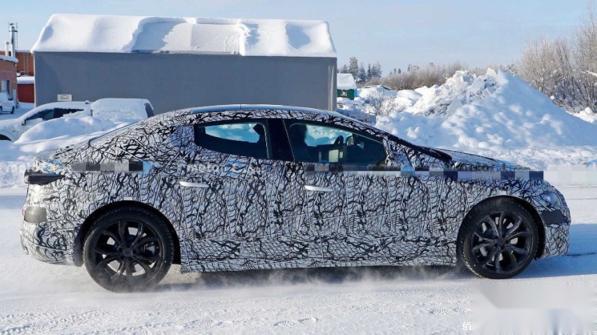 mercedes-benz-eqe-new-spy-photo-side-view.jpg
