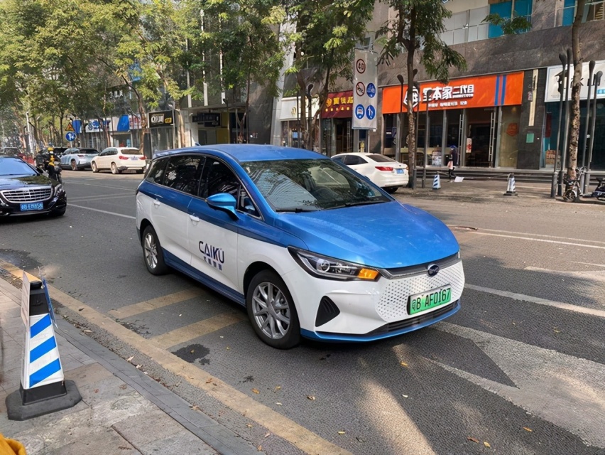 变身“TAXI”？比亚迪e6搭刀片电池，续航或达500km