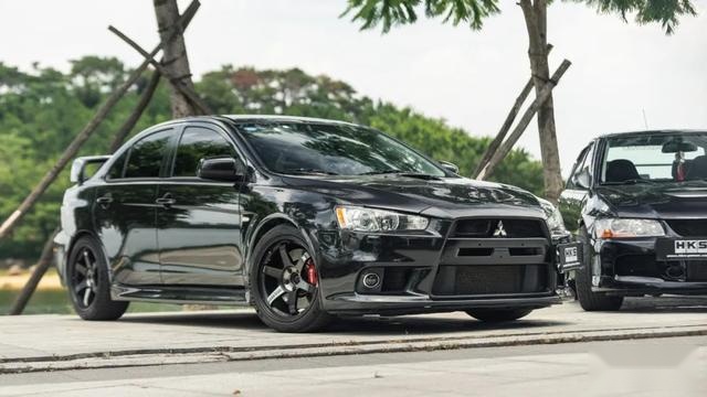可能是国内最晚上牌的EVO 9，车主却买来家用代步