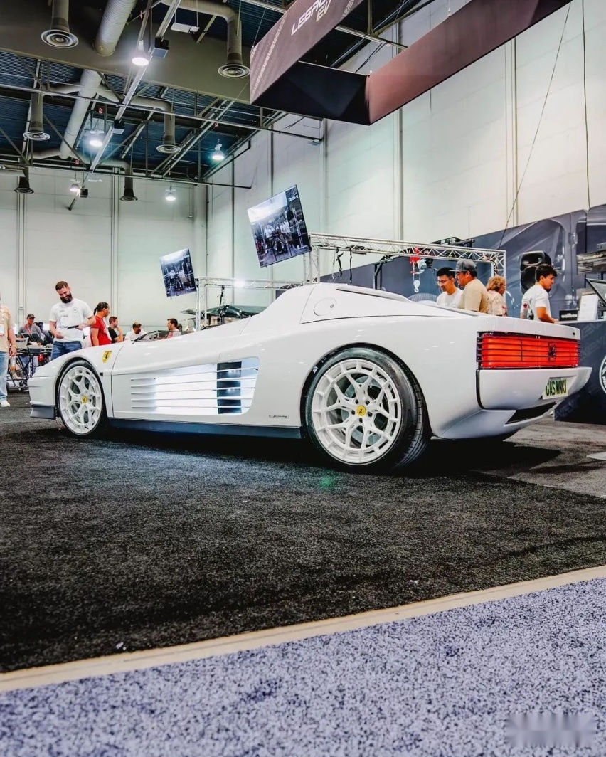 油改电+现代化改装的法拉利Testarossa，让