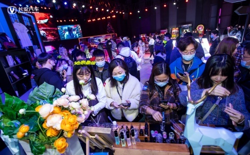 长安UNI荣耀之夜开启新玩法 与用户共创体验共享潮流