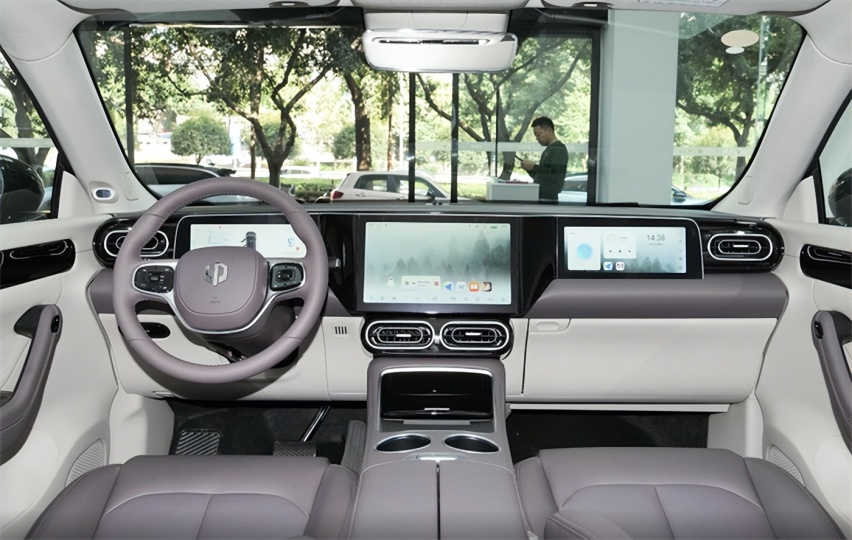 14万多的中型SUV，还是新能源车，零跑C11确实性价比很高了