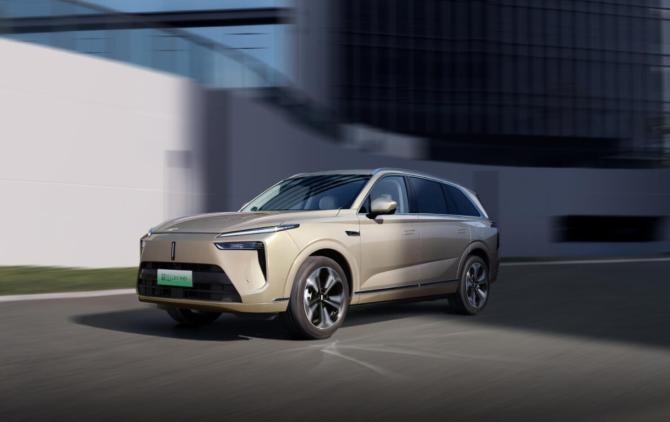 蓝山DHT-PHEV.jpg