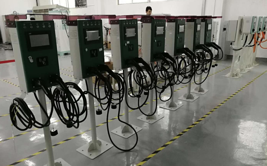 新能源汽车的真相：充电费上涨，电池年检，你还敢买吗？