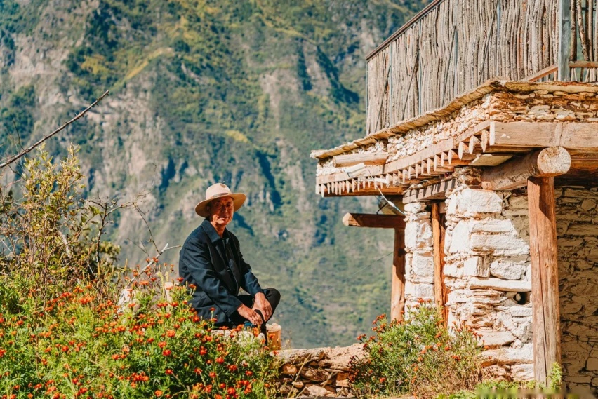 穿行墨尔多神山，福特探险者打开秘境