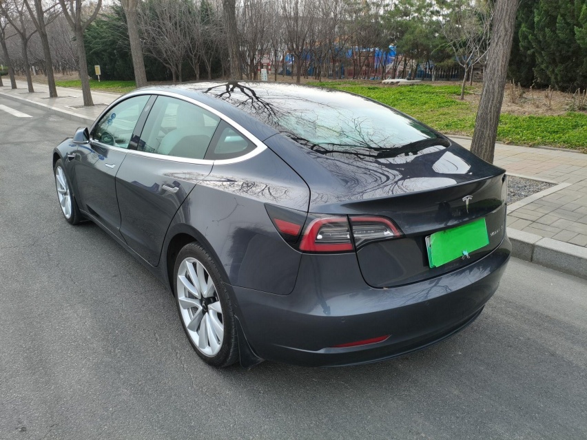 开完了特斯拉Model 3，再开宝马i3，才知道两者差距到底有多大
