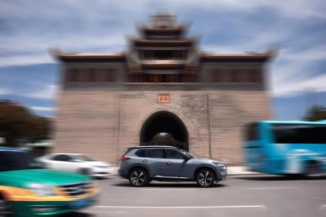 全新一代奇骏购车手册，推荐四驱豪华版，价格21.29万元