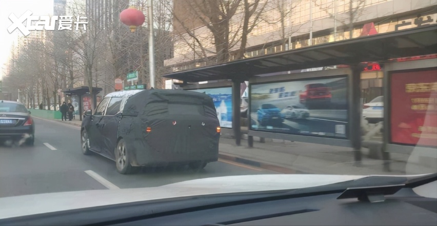 极氪002最新谍照曝光，定位中大型MPV，续航是关键
