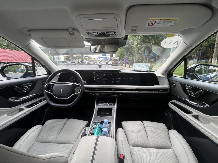 豪华汽车，到底该长什么样？试驾全新林肯冒险家