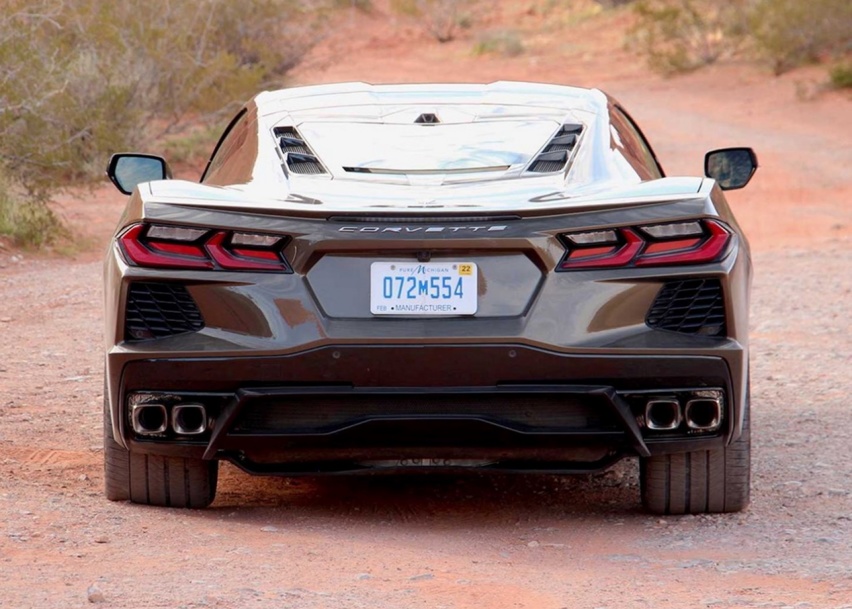 新科尔维特搭载6.2L V8发动机，3秒破百，堪称“速度无极