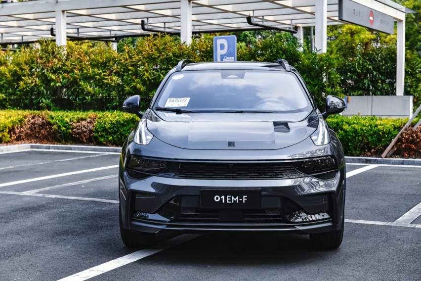 领克01 EM-F：潮流年轻人买的第一台混动SUV