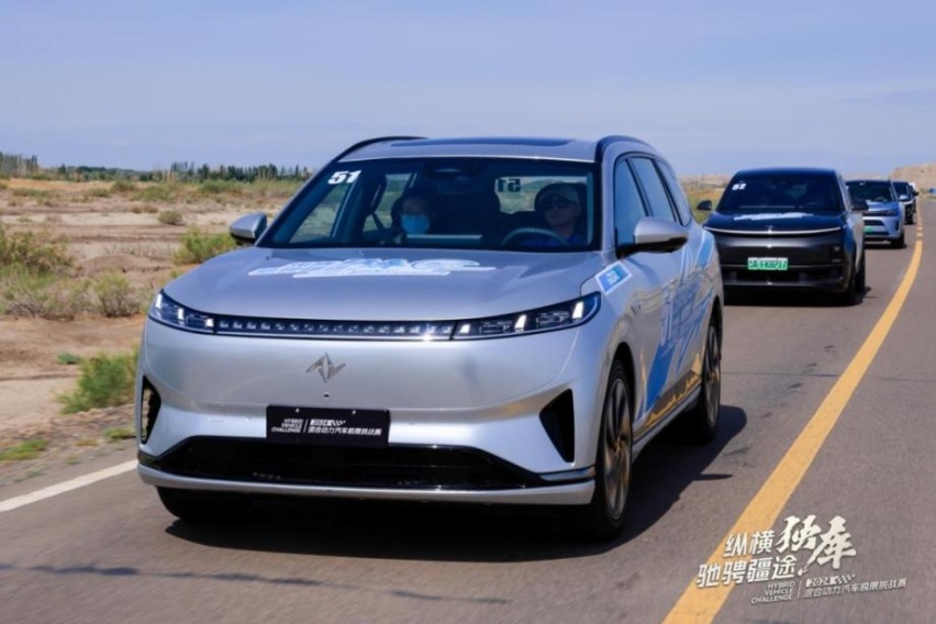 混合动力巅峰对决，东风奕派eπ008双冠加冕，全能SUV实至名归