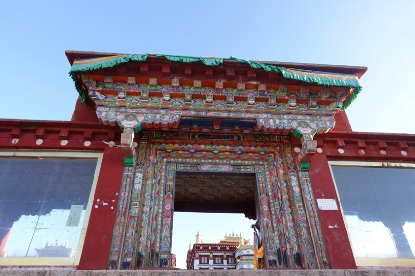 旅朋友丨冬日自驾理塘，探寻丁真家乡
