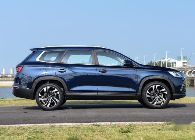 轴距均超2800mm，五六七座随便选，15万内就能拿下这些中型SUV