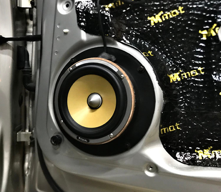 让改汽车音响改装不再盲目，无锡极速选配的器材与调音更专业