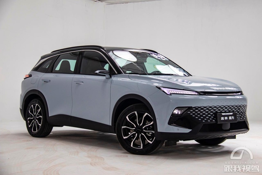 量产里面的绝绝子  实拍北京汽车魔方  首搭华为智能座舱的燃油SUV