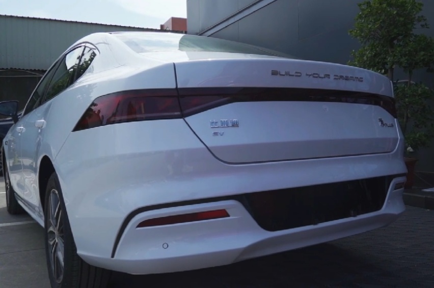 实拍秦PLUS EV，最长续航600km，十万级纯电轿跑的不二之选？
