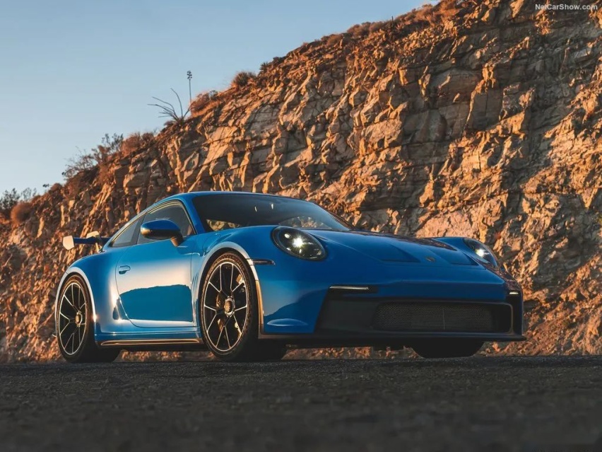 M4 CSL和911 GT3跑到奔驰主场赛道对决，数据对比！