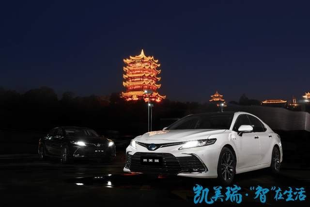 凯美瑞持续热销，智能加码、无忧电混，尽展智能旗舰魅力
