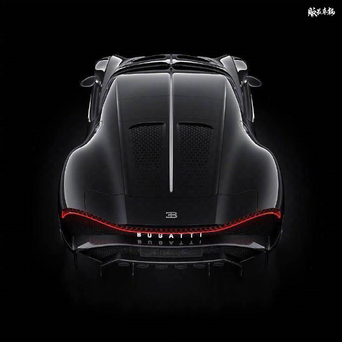 我们只谈艺术，黑化布加迪La Voiture Noire