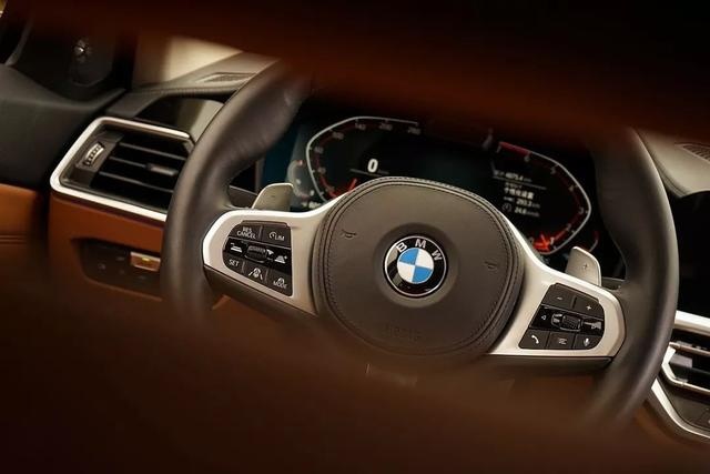 试驾全新BMW 3系：更舒适是事实，但绝非不运动