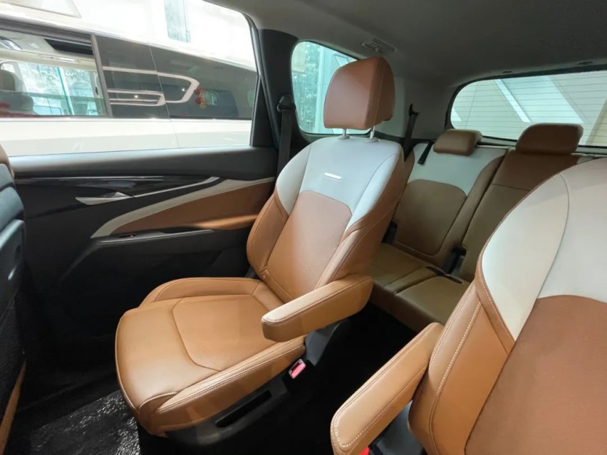 实拍上汽大通MAXUS G50 PLUS，价格亲民，实用性能否满足三孩