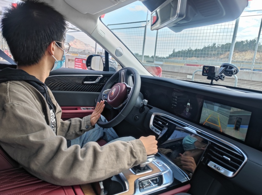 中国豪车天花板跑赛道，真有这么刺激？