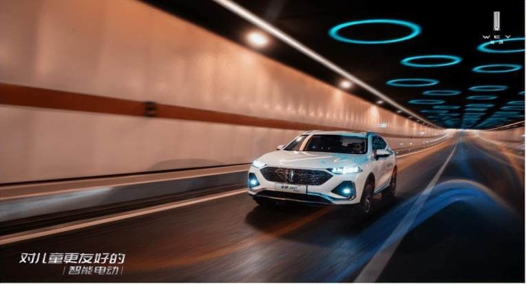 卉眼识车｜魏牌拿铁DHT-PHEV 综合补贴后售价22.9-26.3万