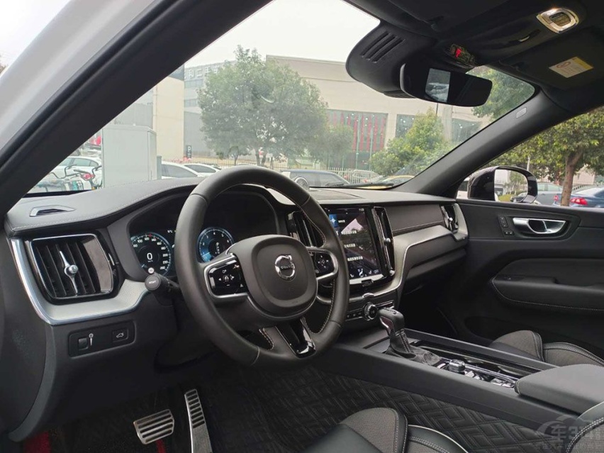 沃尔沃XC60对比凯迪拉克XT5 更推荐后者