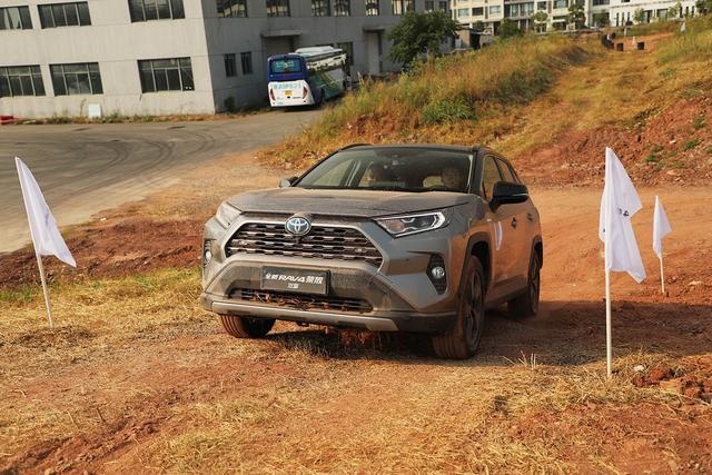 它真敢要CR-V的命吗？全新丰田RAV4荣放实际蜕变有多少