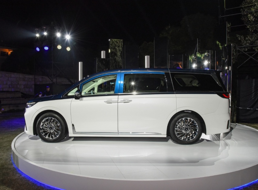 2022值得期待的MPV，岚图梦想家，双拼色车身+5.9s破百