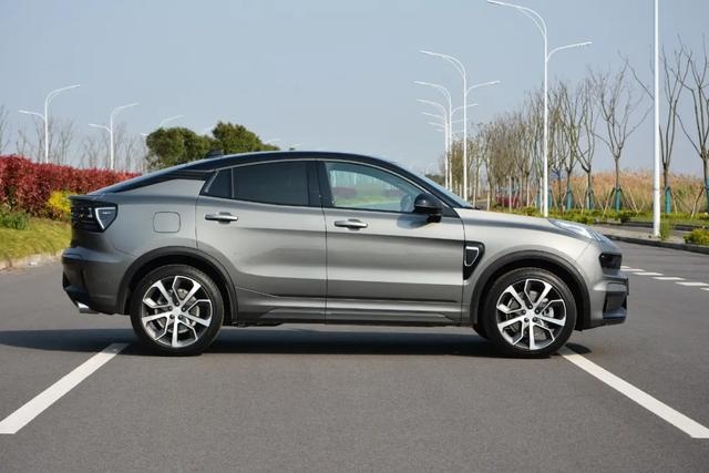 领克为什么要做一款高端轿跑SUV？领克05试驾体验