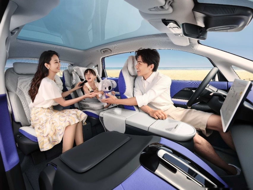 为什么说极狐汽车考拉抢占了亲子赛道？材料、功能、安全三方面一次性说清