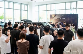 中国汽车界罕见“奇观”：豪车堵门，排队体验，看车限时