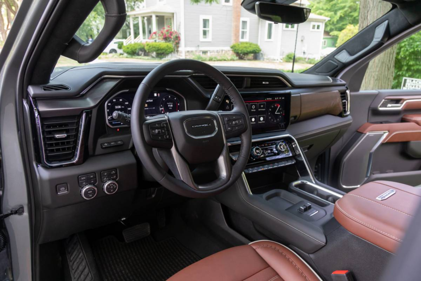 北美2024 GMC Sierra 2500 Denali ：不仅更大