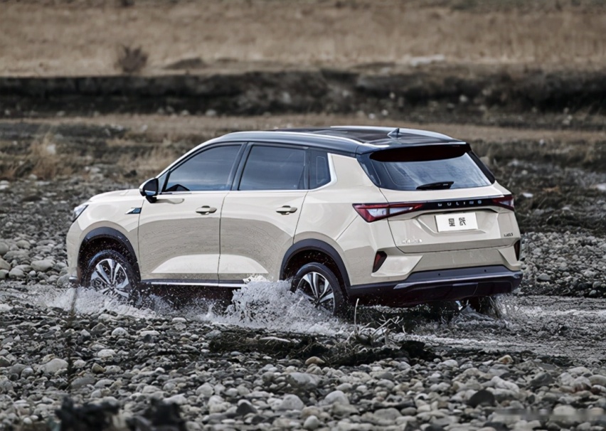 银标首款SUV，售价6.98万起，五菱星辰值得买吗？