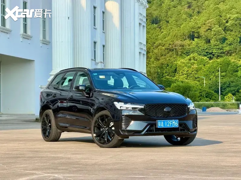 全新XC60黑武士：沃尔沃不装了，这次直接把北欧性冷淡穿成了一身黑