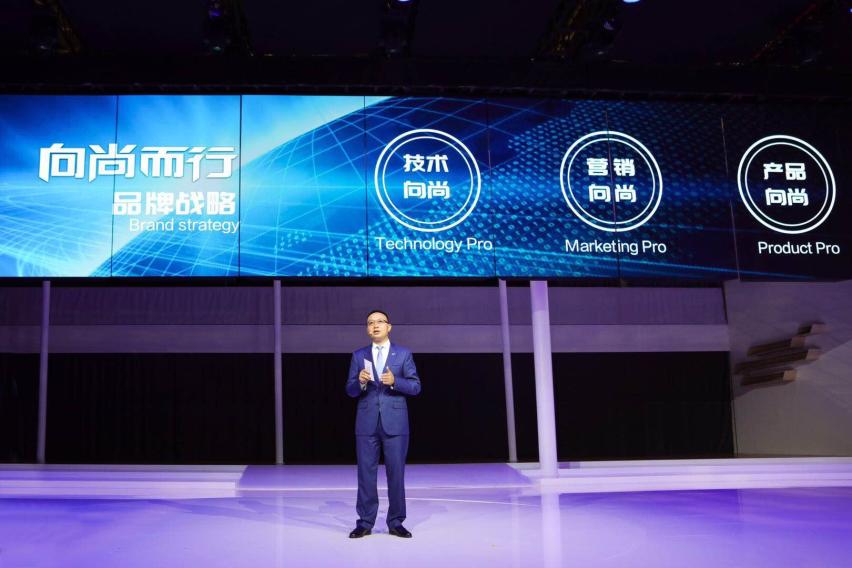 这款7座SUV搭载2.0T+8AT动力，百公里加速9秒