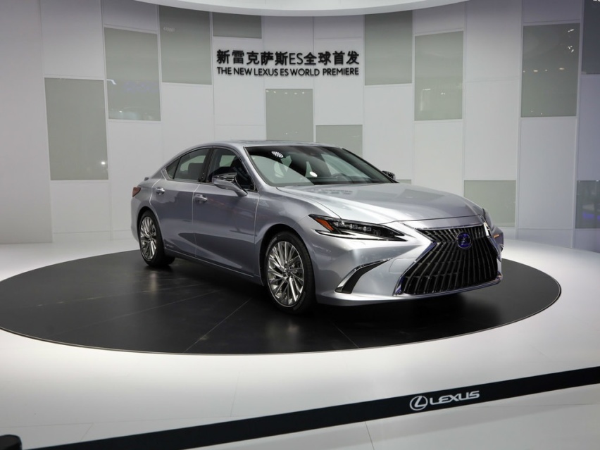 小改就是新款？雷克萨斯新款ES开启预售 预售价29.6-49万元