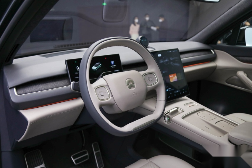 全新蔚来ES8售52.8万起 续航900km/明年6月交付