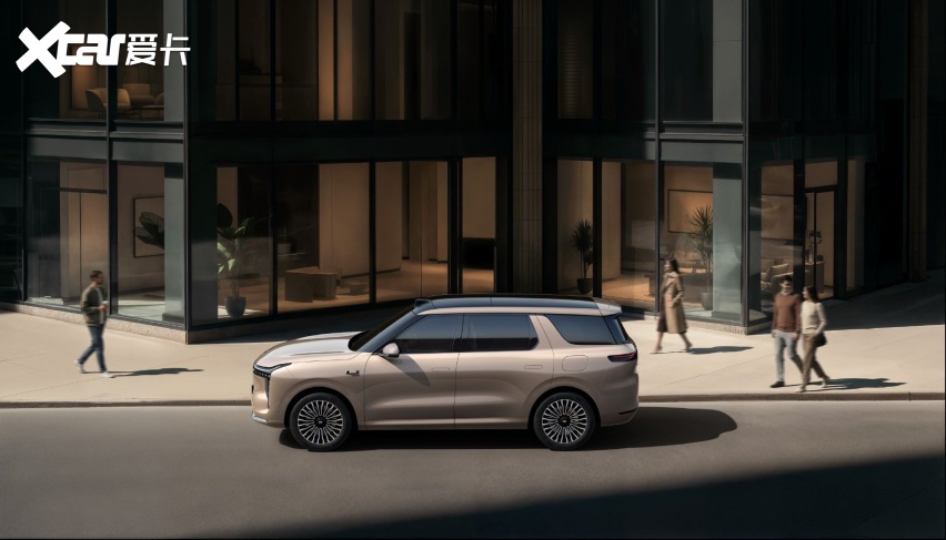 旗舰大满配不做选择题！智己LS8上市2498万元起(图6)