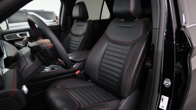 兼顾豪华+性能+智能的中大型SUV，40万内只有探险者能做到？